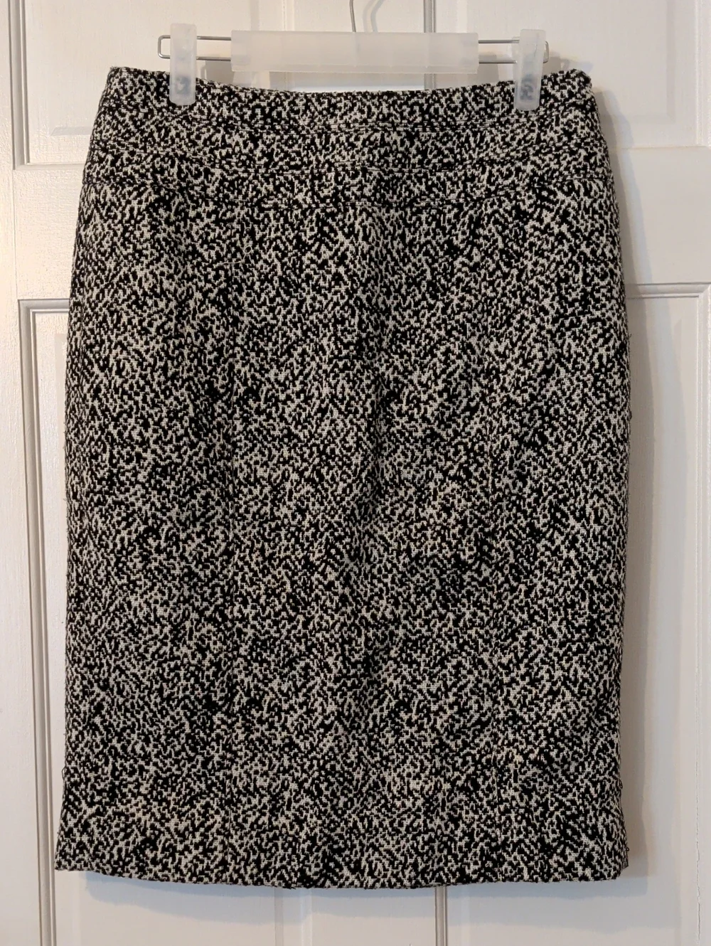 White House Black Market Black and White Textured Pencil Skirt